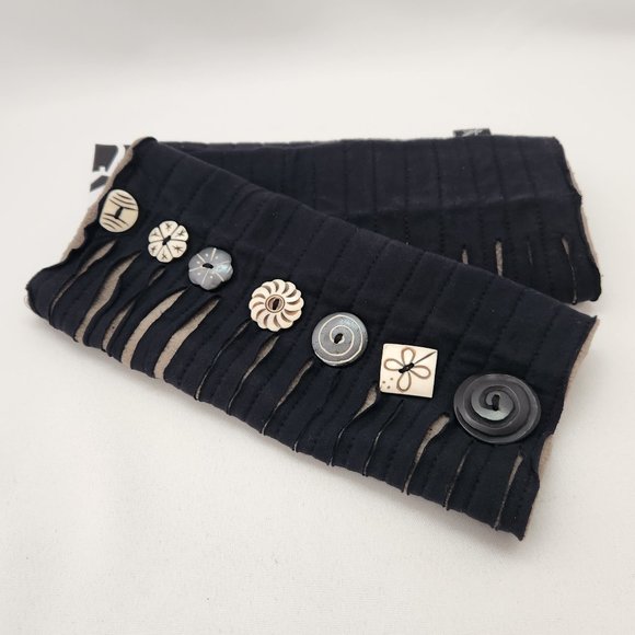 Leopards & Roses Wearable Art For The Funky At Heart Gloves - Picture 5 of 15